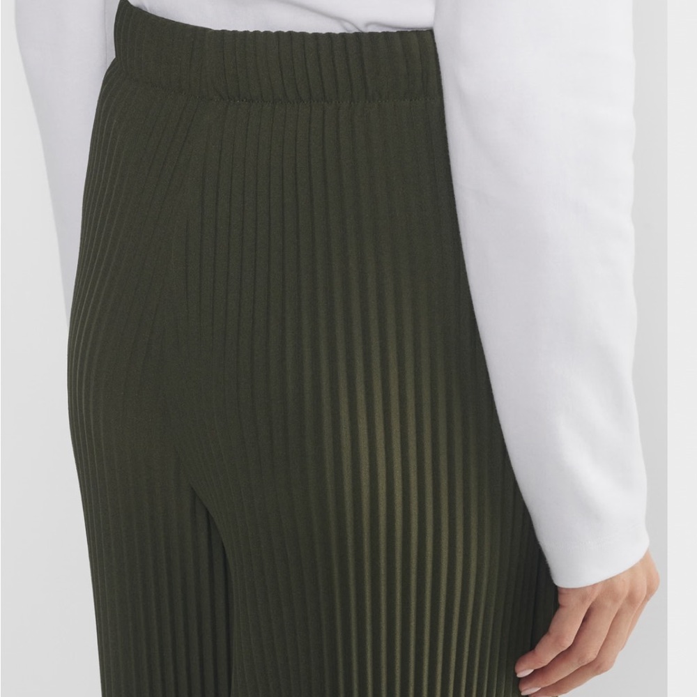 Aritzia NWT - Skilled Pant Dark Olive Fonce